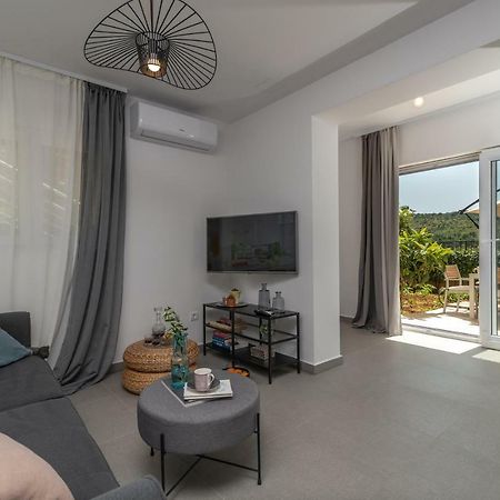Apartments Flora โตรกีร์ ภายนอก รูปภาพ