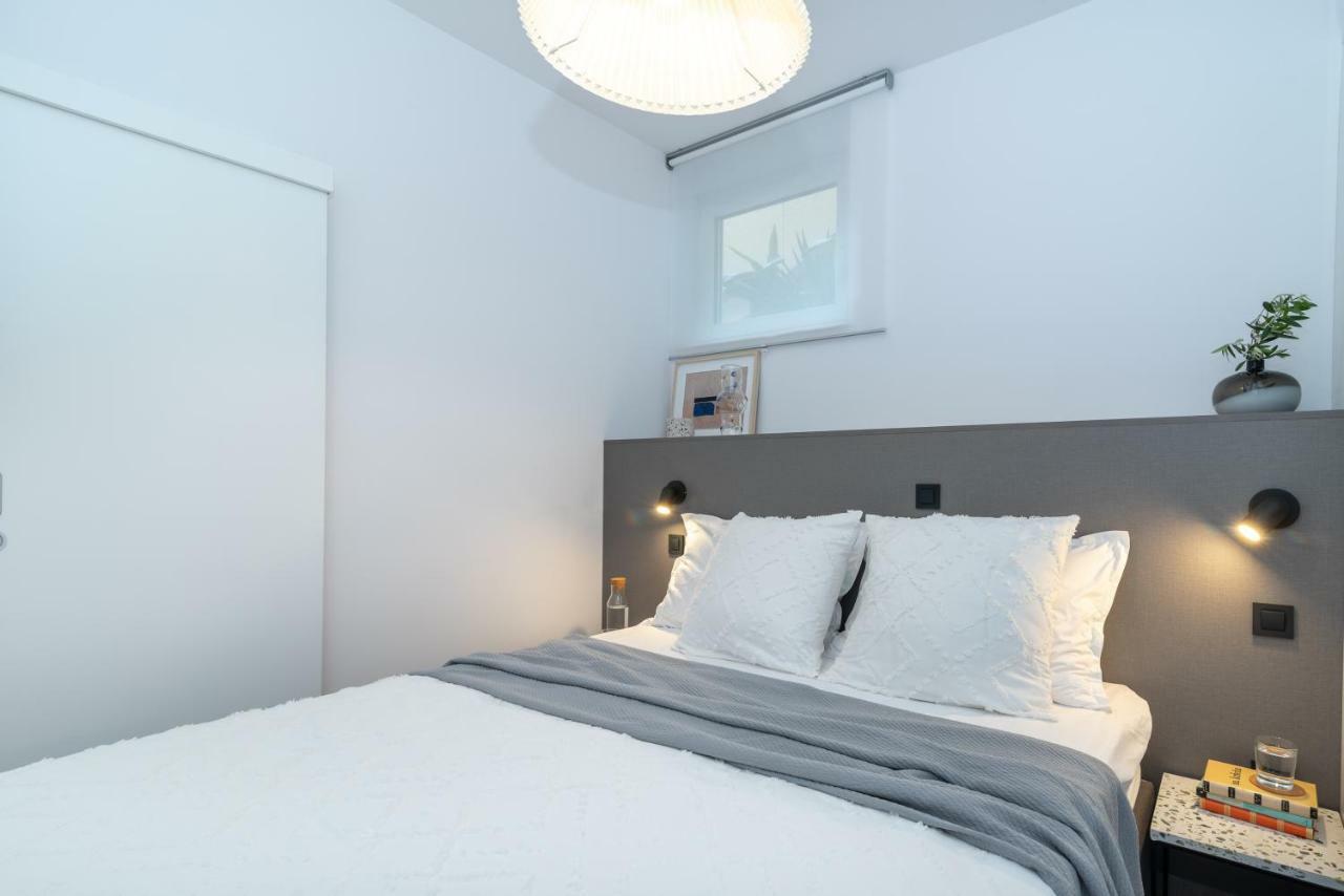 Apartments Flora โตรกีร์ ภายนอก รูปภาพ