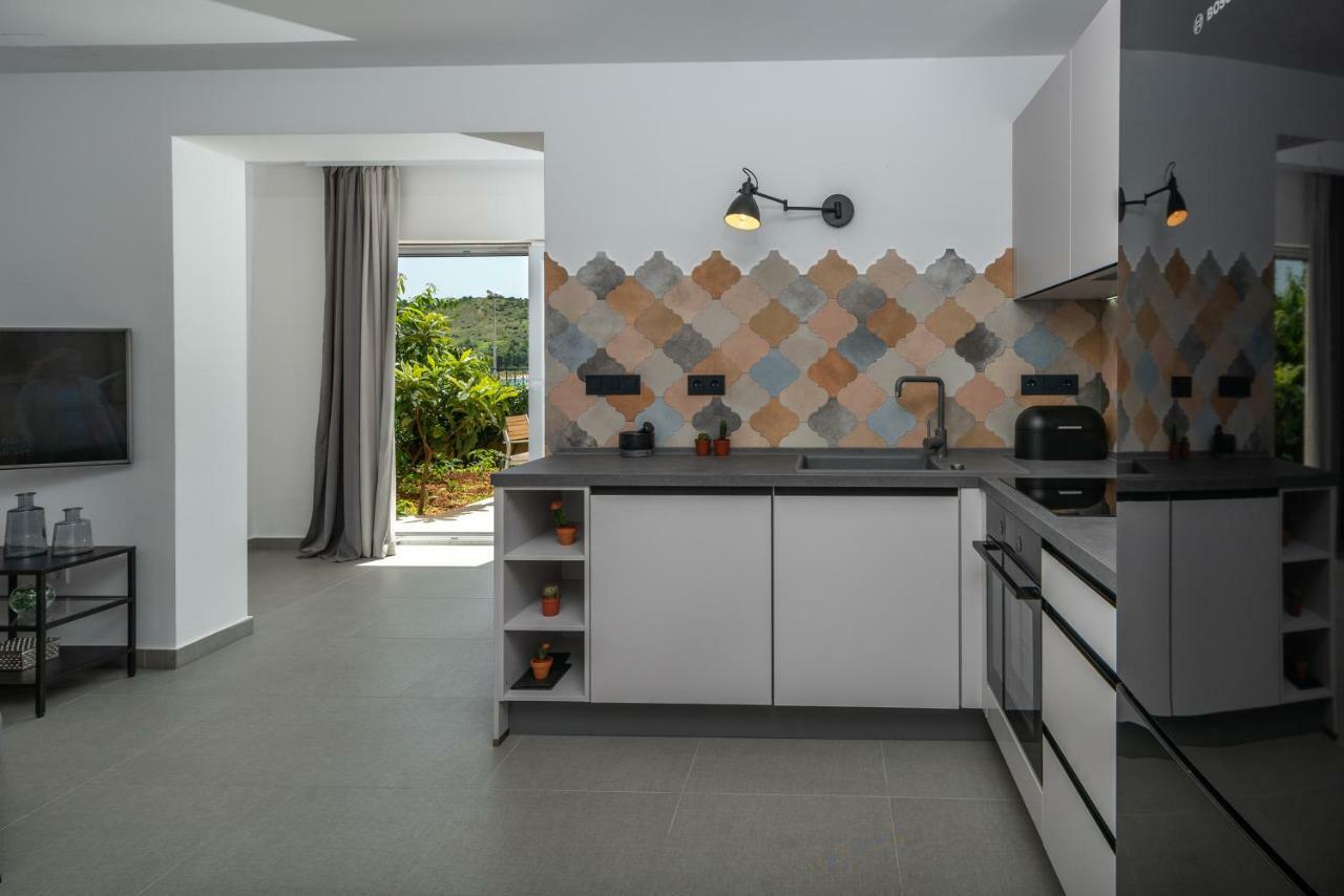 Apartments Flora โตรกีร์ ภายนอก รูปภาพ