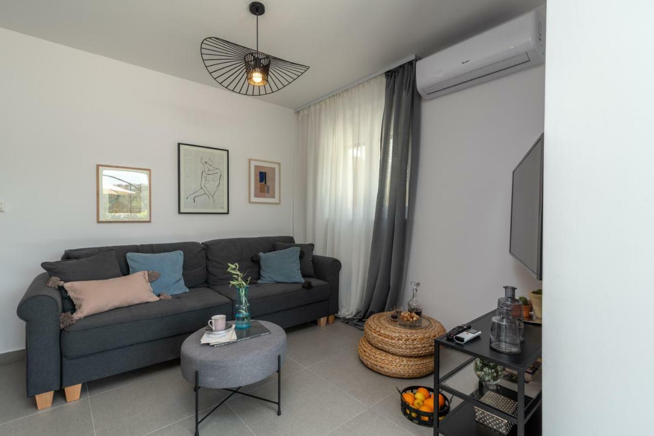 Apartments Flora โตรกีร์ ภายนอก รูปภาพ