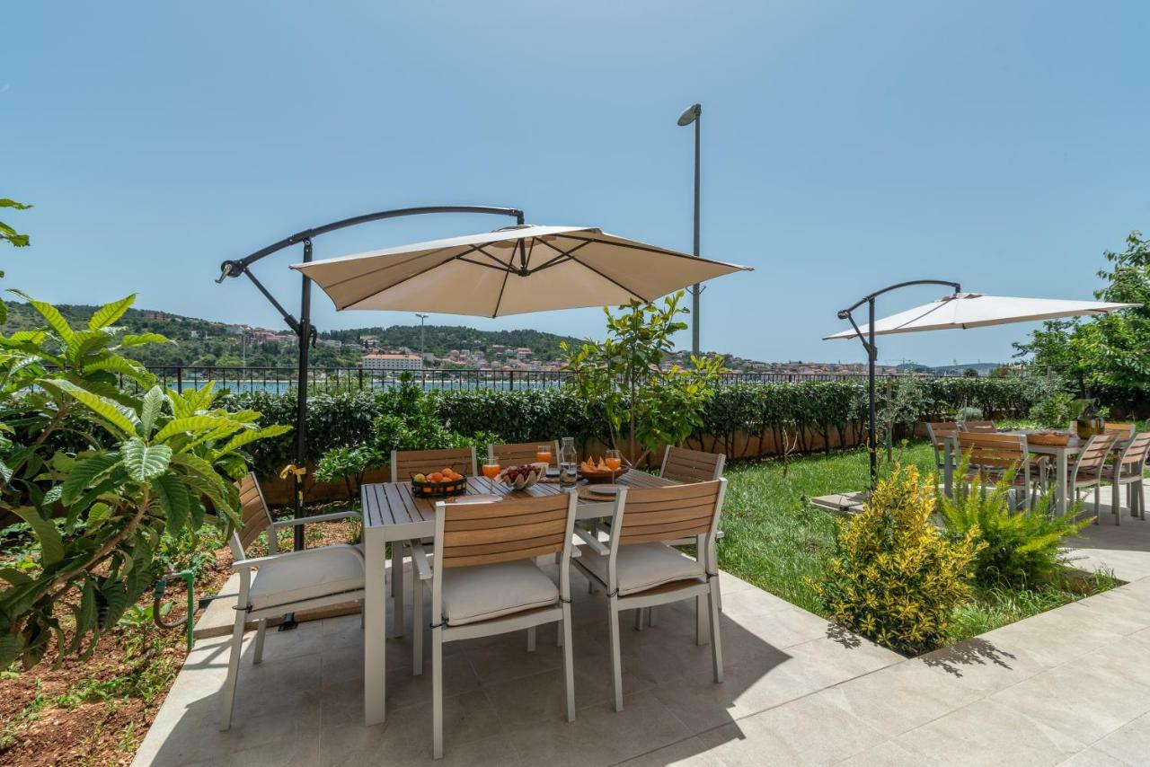 Apartments Flora โตรกีร์ ภายนอก รูปภาพ